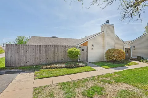 23 Chisholm Creek Dr, Wichita, KS 67220