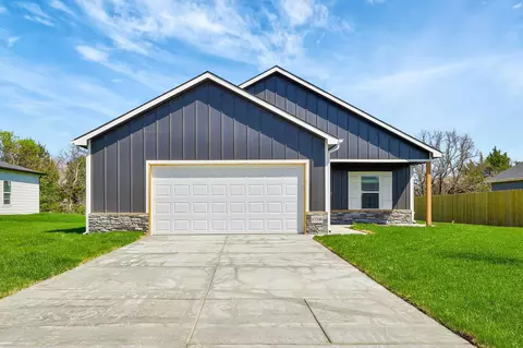 9506 E Hurst St, Wichita, KS 67210