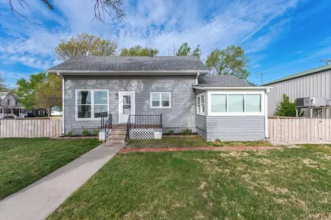 101 N Lancaster Ave, Hesston, KS 67062