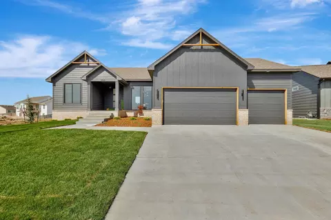 2530 N Emerald Ct, Andover, KS 67002