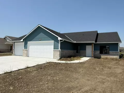 5121 Toben Ct, Bel Aire, KS 67226