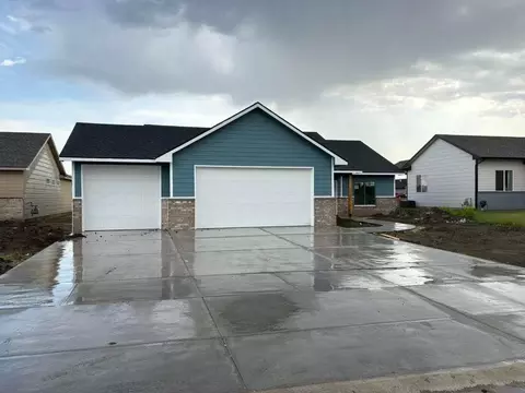5121 Toben Ct, Bel Aire, KS 67226