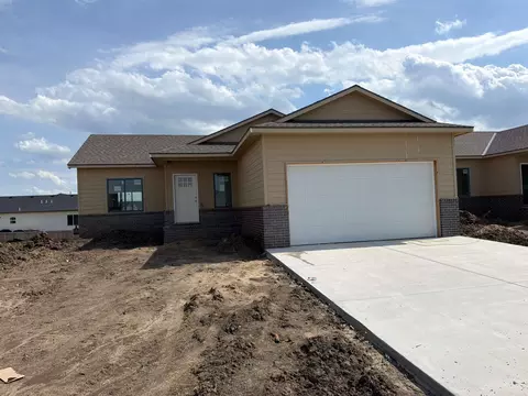 5037 N Toben Dr, Bel Aire, KS 67226