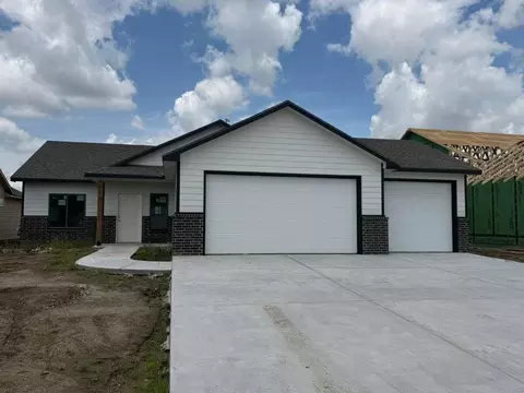 8998 Joshua St, Bel Aire, KS 67226