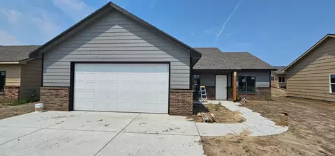 5085 N Toben Dr, Bel Aire, KS 67226