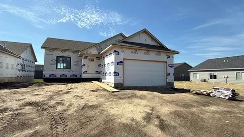 5073 N Toben Dr, Bel Aire, KS 67226