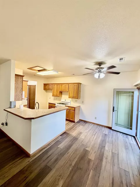 Kitchen - 207 Miller Ave, Mulvane, KS 67110 photo 2 of 4