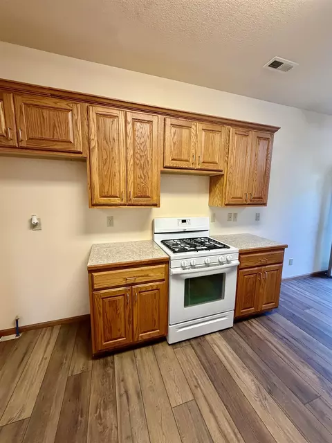 Kitchen - 207 Miller Ave, Mulvane, KS 67110 photo 4 of 4