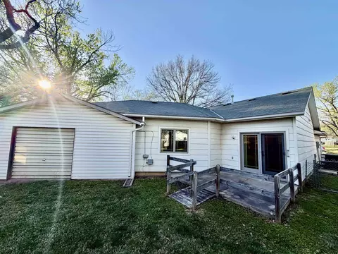 Exterior - 207 Miller Ave, Mulvane, KS 67110 photo 3 of 7