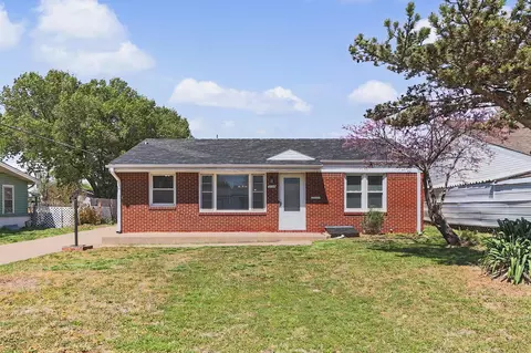 2328 W Greenfield St, Wichita, KS 67217