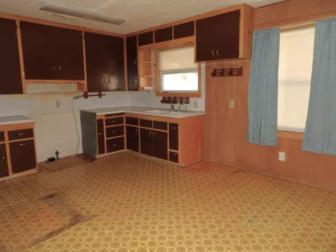 Kitchen - 215 S Garfield Ave, Lyons, KS 67554 photo 1 of 2
