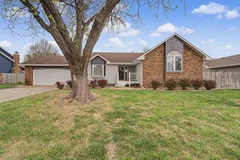 1220 Fredrich Dr, Salina, KS 67401