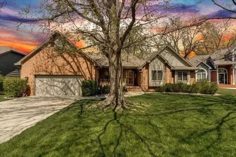 2516 N Meadow Grove Cir, Wichita, KS 67205