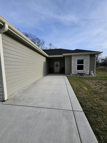 218 E 4th St, Solomon, KS 67480