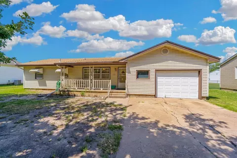 1606 N B St, Wellington, KS 67152