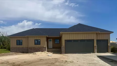 1007 S Brookside St, Goddard, KS 67052