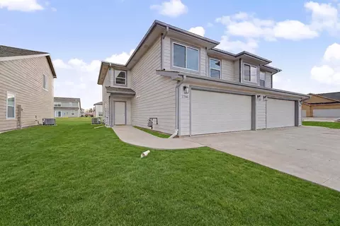 2706 Amelia Ln, Salina, KS 67401
