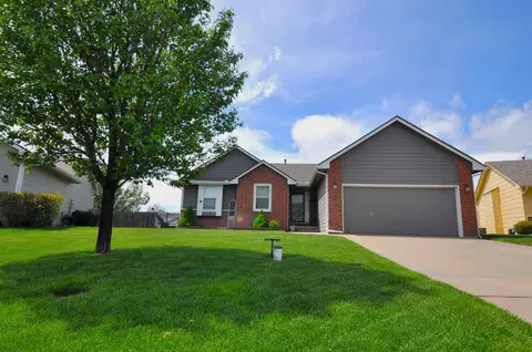 8841 N Hidden Ln, Park City, KS 67147