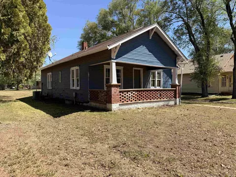 617 N Bluff Ave, Anthony, KS 67003