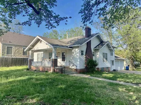 200 E Broadway Ave, Augusta, KS 67010