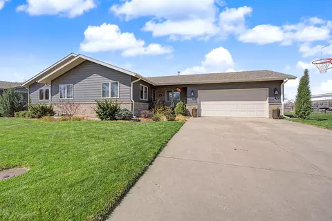 907 Meadow Ln, Lindsborg, KS 67456