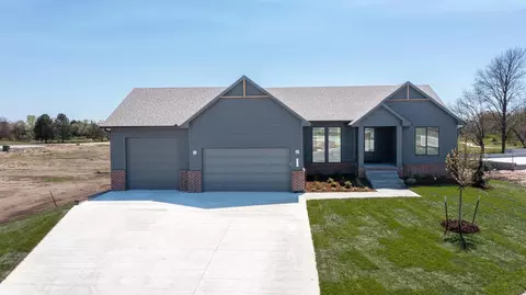 511 Glen Creek St, Newton, KS 67114