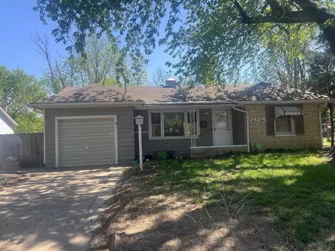 1004 N 9, Arkansas City, KS 67005