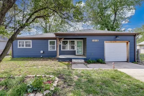 1215 N Logan St, Newton, KS 67114