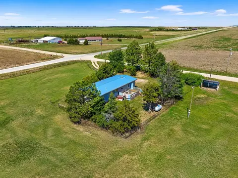2504 Antonino, Victoria, KS 67671