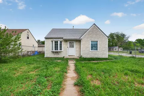 1926 E 24th St N, Wichita, KS 67219