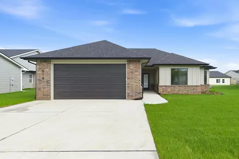 614 Elmwood St, Park City, KS 67147