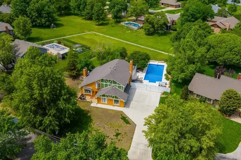 14710 E Willowbend Cir, Wichita, KS 67230