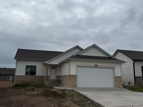 5067 N Toben Ct, Bel Aire, KS 67226