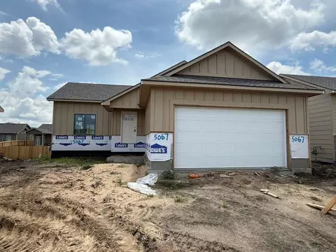 5067 N Toben Ct, Bel Aire, KS 67226