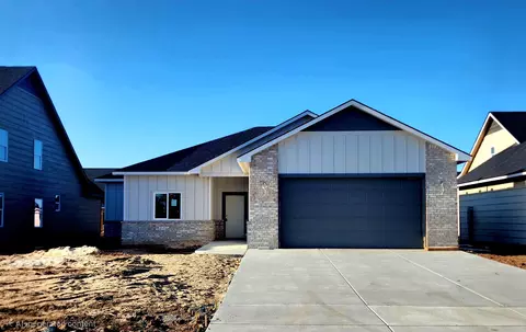 738 N Rainbow Lake Ct, Wichita, KS 67235