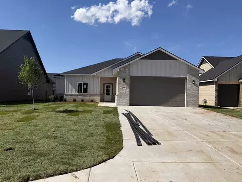 738 N Rainbow Lake Ct, Wichita, KS 67235