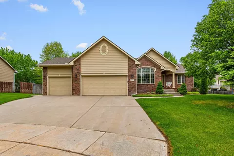 14121 W Bluegrass Cir, Wichita, KS 67235