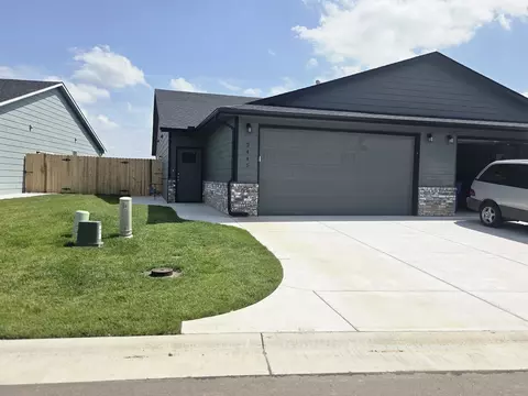 2445 S Wheatland Ct, Wichita, KS 67235