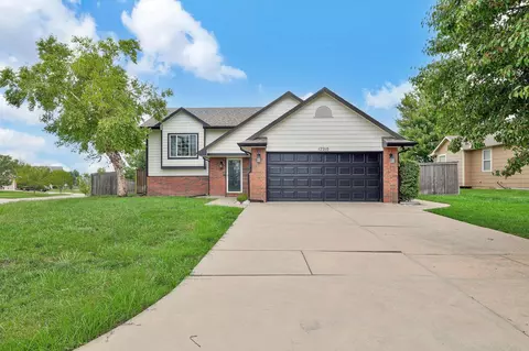 12210 E Ayesbury Ct, Wichita, KS 67226
