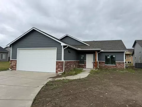 5079 N Toben Dr, Bel Aire, KS 67226