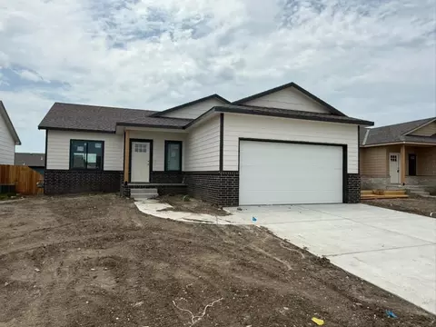 5043 N Toben Dr, Bel Aire, KS 67226