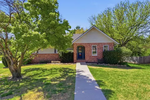 1401 Riverview Rd, Pratt, KS 67124