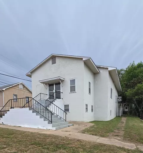 111 W 1st, Medicine Lodge, KS 67104