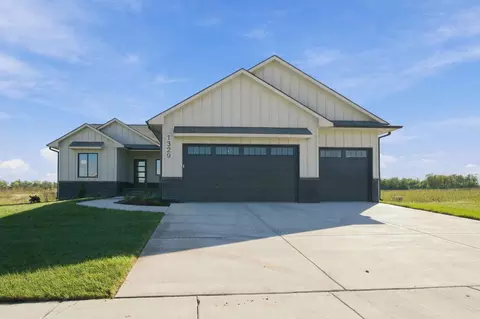 1329 W Greenvale St, Goddard, KS 67052