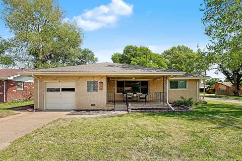 800 N Friend St, Belle Plaine, KS 67013