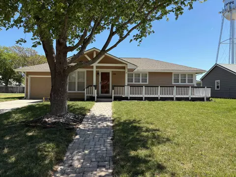 114 N Thomas, Mount Hope, KS 67108