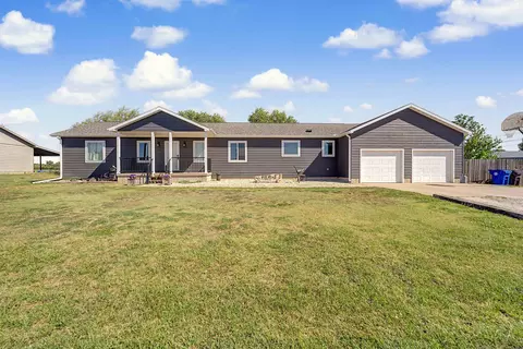 402 W 5th St, Marquette, KS 67464
