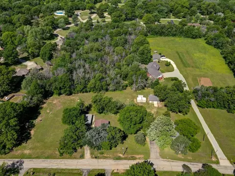 205 S Centennial Rd, Arkansas City, KS 67005