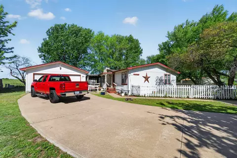 1204 E Idlewild, Wichita, KS 67216