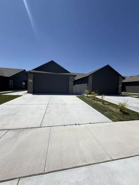 16331-16333 W Lynndale St, Goddard, KS 67052